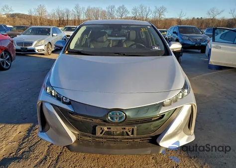 2017 Toyota Prius Prime z USA, uszkodzony, nr VIN JTDKARFP6H3005535